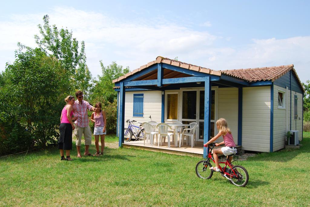 Castelmoron-sur-Lot Lagrange Grand Bleu Vacances - Residence Port Lalande מראה חיצוני תמונה