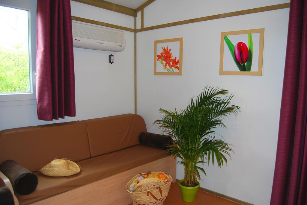 Castelmoron-sur-Lot Lagrange Grand Bleu Vacances - Residence Port Lalande מראה חיצוני תמונה