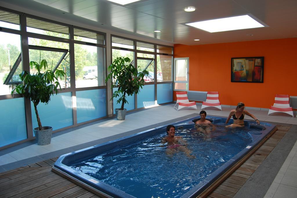 Castelmoron-sur-Lot Lagrange Grand Bleu Vacances - Residence Port Lalande מראה חיצוני תמונה