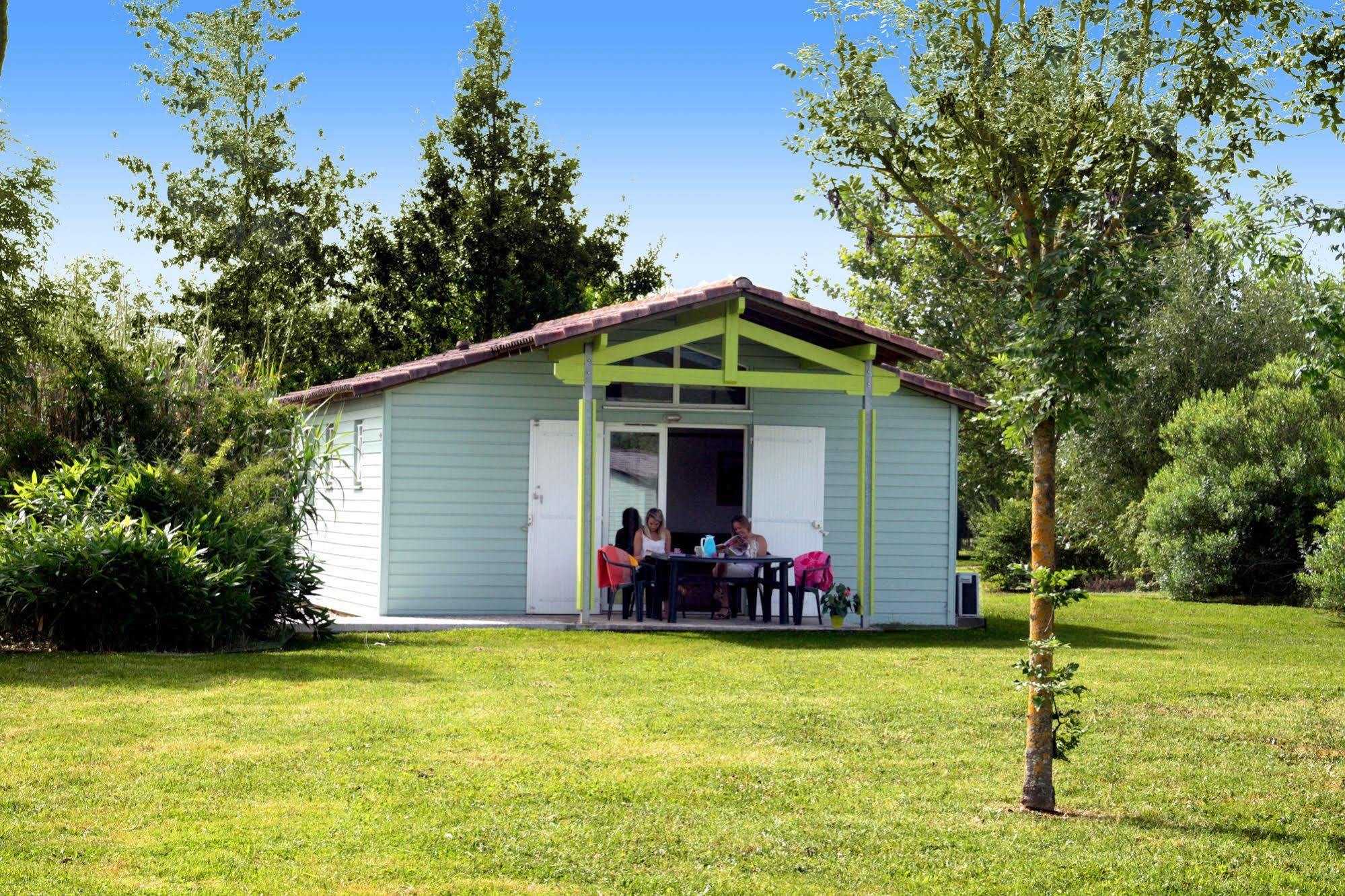 Castelmoron-sur-Lot Lagrange Grand Bleu Vacances - Residence Port Lalande מראה חיצוני תמונה