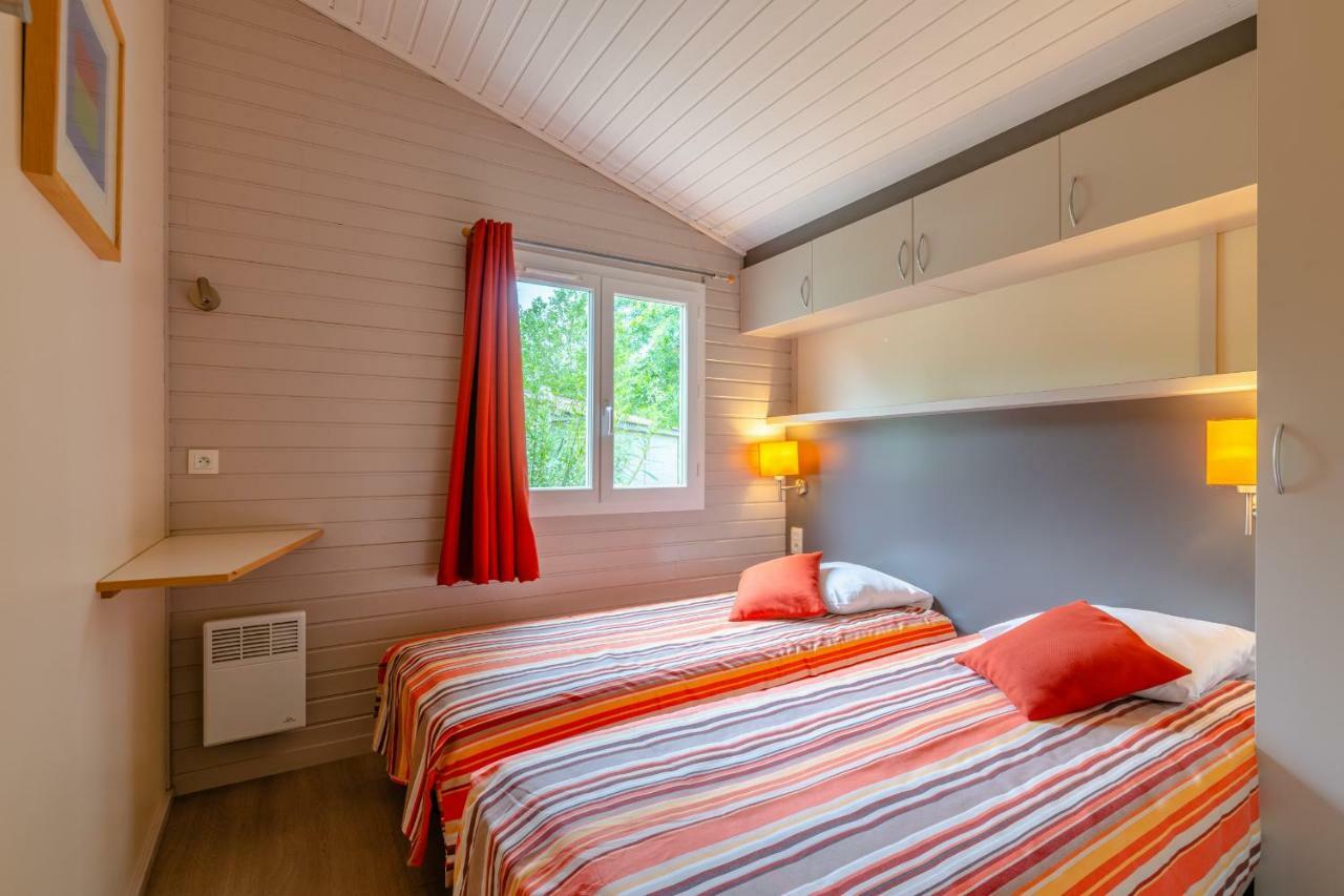 Castelmoron-sur-Lot Lagrange Grand Bleu Vacances - Residence Port Lalande מראה חיצוני תמונה